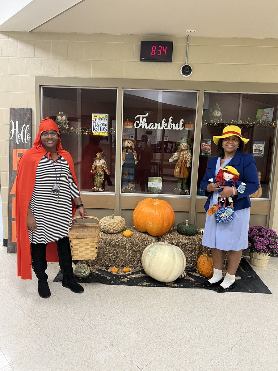 bryantsdb's tweet photo. Red Ribbon/Book Character Parade @j_lrsd @FairEaglesNest @MichaelPoore1 @MelindaModica https://t.co/Ikk84Oaeuu