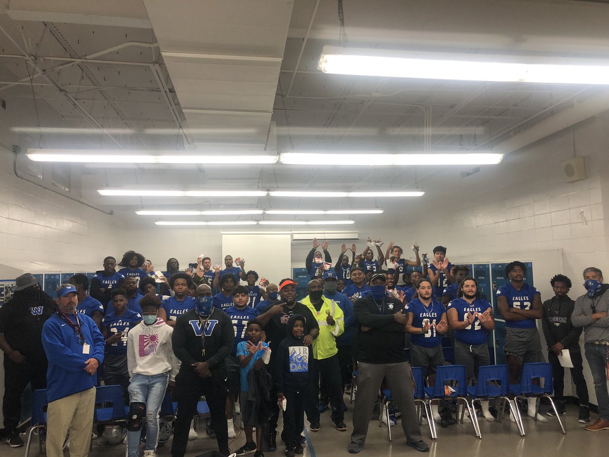 Willowridge Football (@willowridgefb) on Twitter photo It’s always a awesome feeling for our Eagles when the community comes and shows us they have our back! 
Thank you for Chick-fil-A after our practice! 
#WillowridgeEagles #BlazeBlue It’s always a awesome feeling for our Eagles when the community comes and shows us they have our back! 
Thank you for Chick-fil-A after our practice! 
#WillowridgeEagles #BlazeBlue
