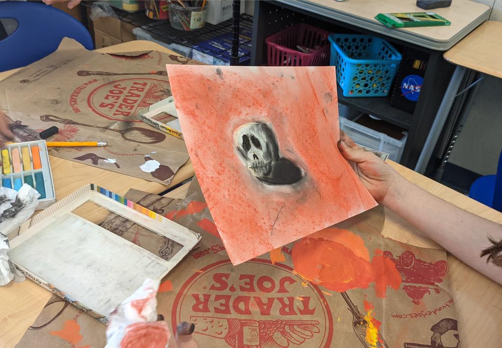 KnechtSTEM's tweet photo. Middle school art club learning about creating shadows and highlights with pastels on their skull drawings today 💀 @SRTMSEagles https://t.co/m0B51xDr4k