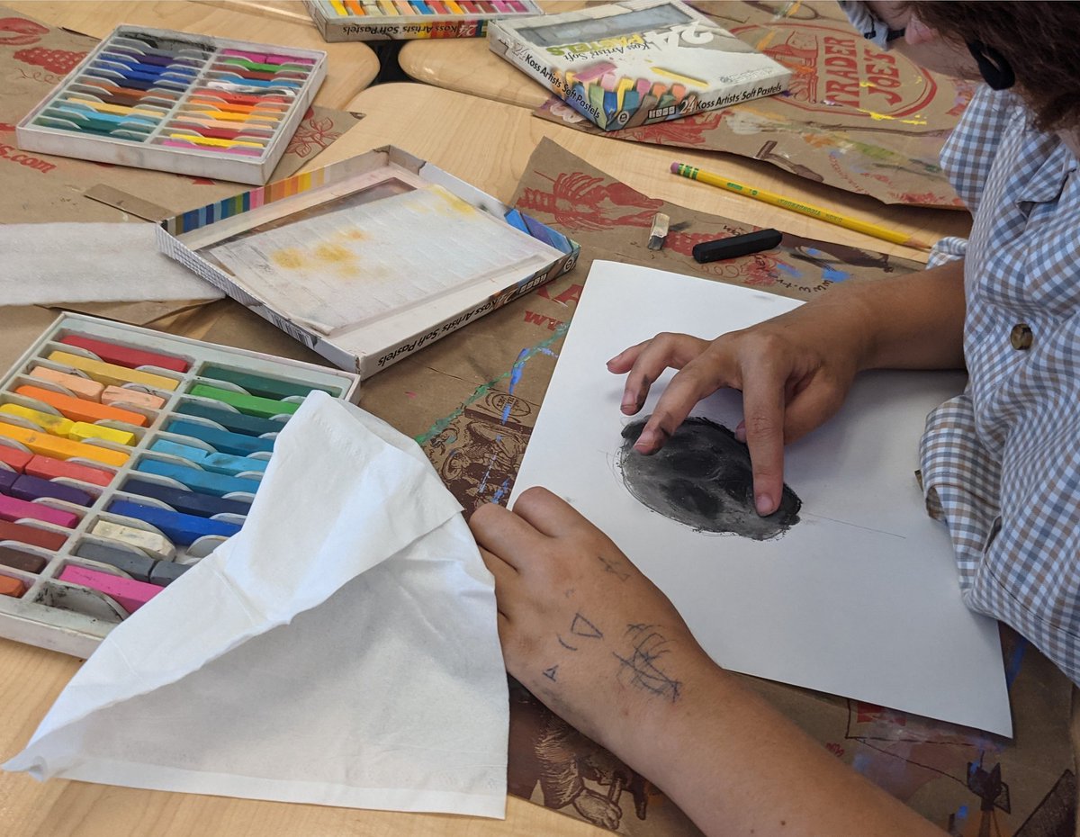 Middle school art club learning about creating shadows and highlights with pastels on their skull drawings today 💀 <a href="/SRTMSEagles/">Santa Rosa Tech</a>