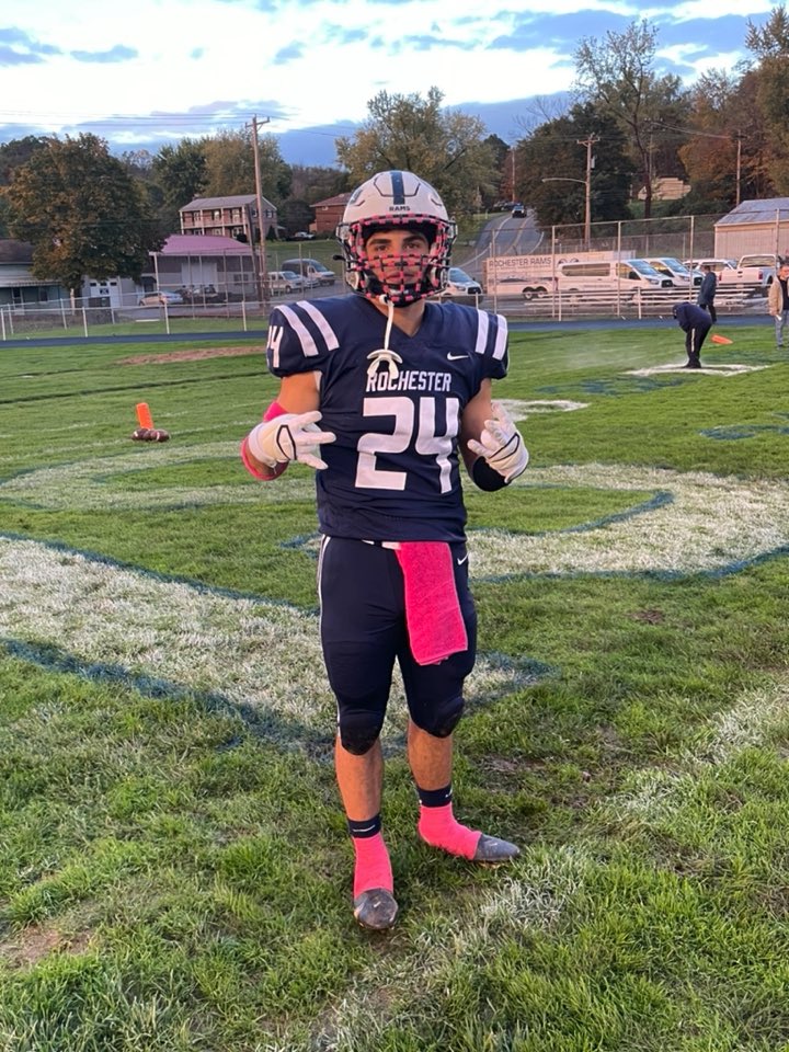 TZig72's tweet photo. @SalLaure is supporting Breast Cancer Awareness.  #breastcancer #RochyRams https://t.co/lWqYi24xDp