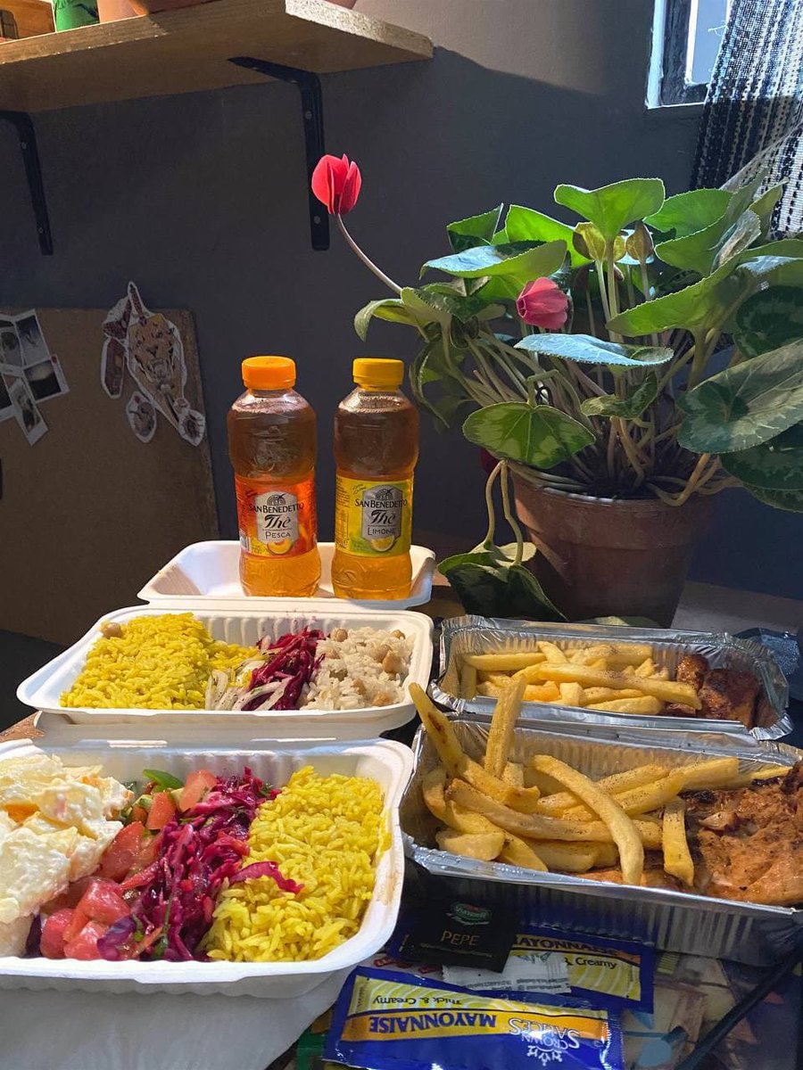 kebabfactory_mt's tweet photo. Rainy days call for Turkish delivery 🔥 Stay warm &amp; stay home! Get your tasty food to go 🤤 #Turkish #Malta #food #fries #kebab #salad #delivery #takeaway #home https://t.co/ZHsMfGe38S