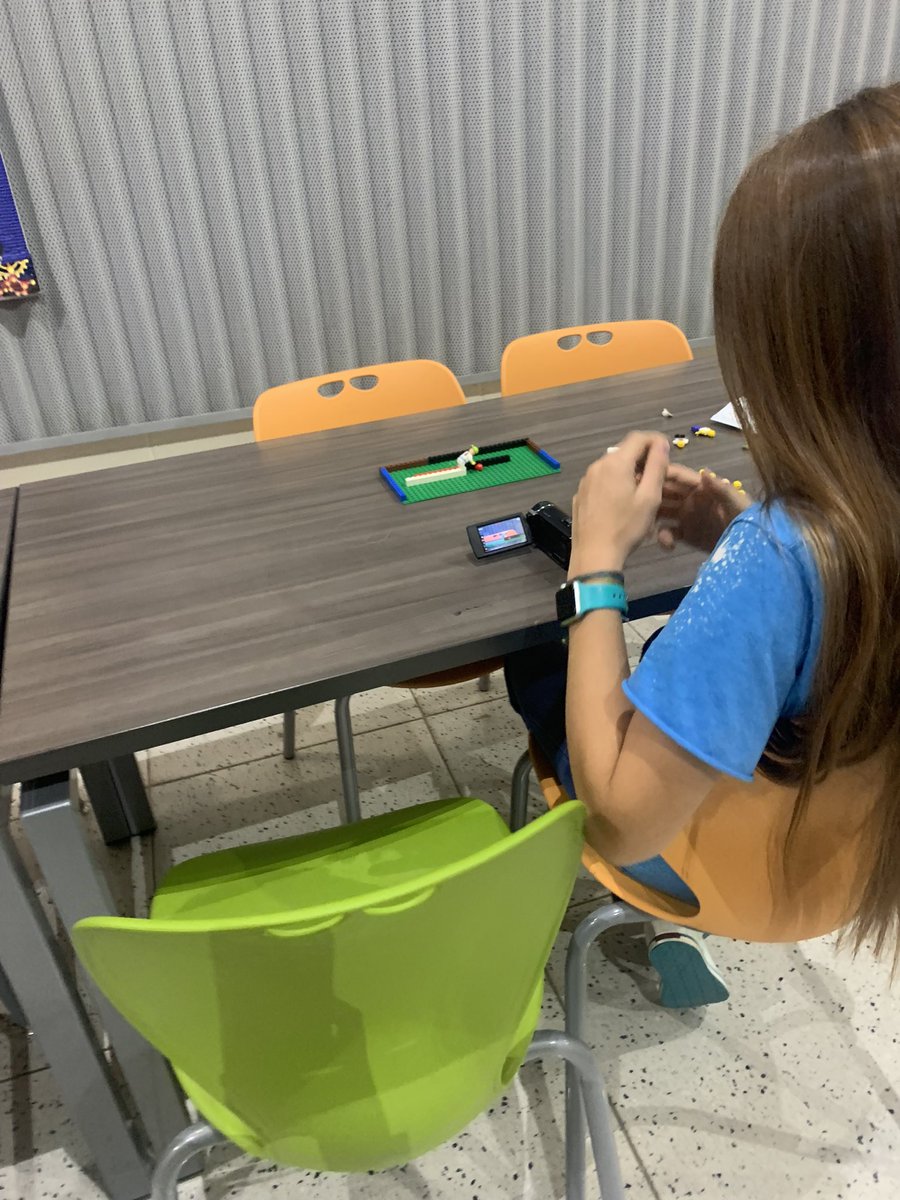Mrs_JTeaches's tweet photo. Behind the scenes of a stock motion animation video. So cool to watch! #behindtheSTEAM #stockmotion #STEM @STMSWildcats https://t.co/dG6ZU9bkIp