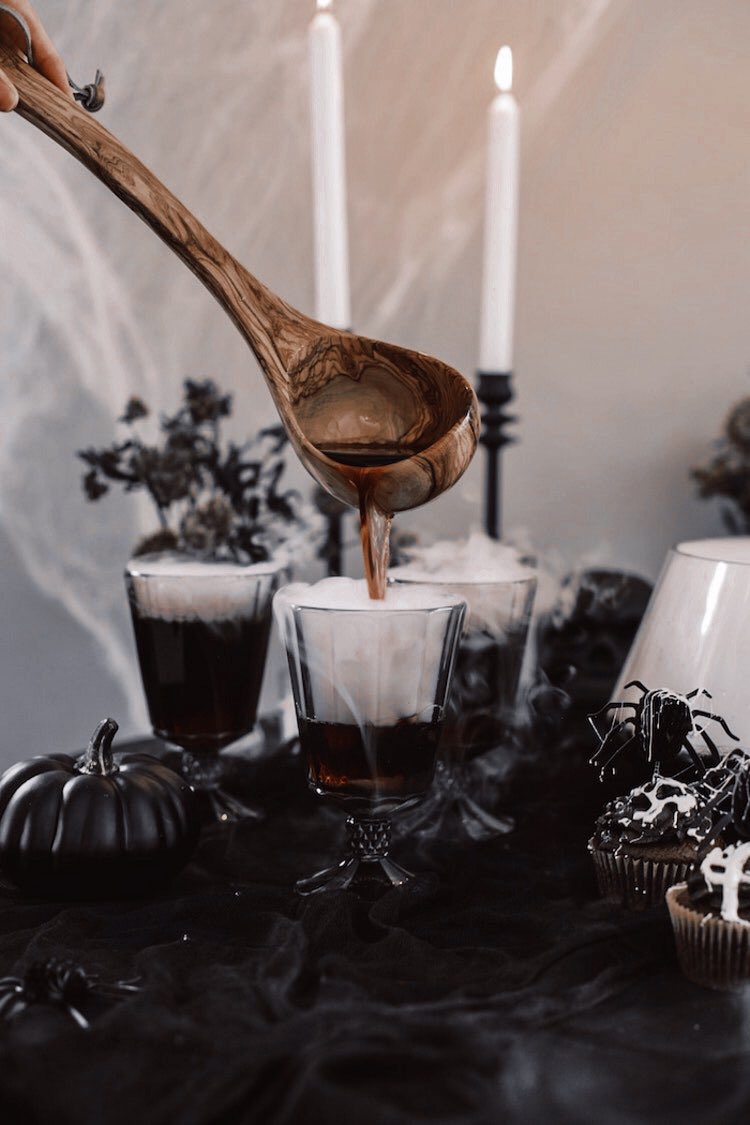 ⠀

⠀⠀⠀⠀           𝗗𝗥𝗜𝗡𝗞𝗦
              ————————
⠀ ⠀        #𝑬𝒛𝒊𝒐𝒊𝒔𝑩𝒓𝒆𝒘𝒊𝒏𝒈 !

— <a href="/RP_MoetChandon/">𝐌𝐎𝐄̈𝐓 & 𝐂𝐇𝐀𝐍𝐃𝐎𝐍 ᴿᴾ CERRADO</a> Champagne
— Cócteles 
— Mocteles 
— Cerveza
— Tequila 
— Mezcal
— Whisky
— Vodka 

⠀