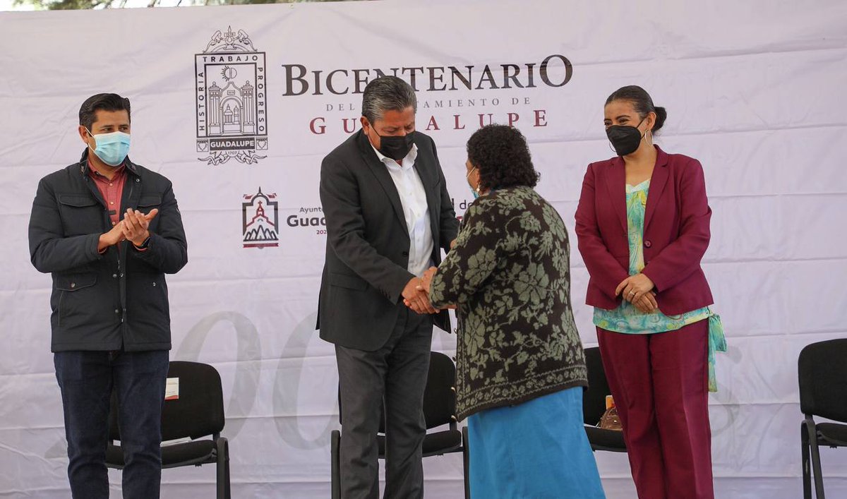 Desde Guadalupe, acompañé la entrega de calentadores solares y depósitos de agua para los habitantes de este municipio. El compromiso con el pueblo zacatecano de generar mayor bienestar avanza con estas acciones que fortalecen el desarrollo familiar.