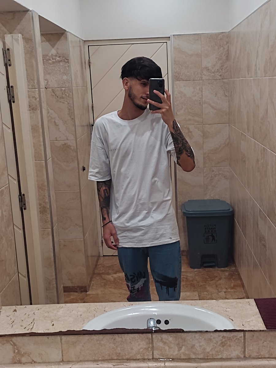 rdguezzz's tweet photo. Hola , no se olviden que existo🥲 https://t.co/8UncONheqs