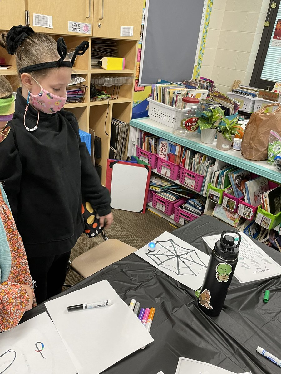 mrsmcgingrade3's tweet photo. When Halloween parties are filled with STEAM activities, even with those who had to stay home, it turns out to be a faBOOlous day! 🦇🕸🎃 #HALLOWEEN #steam #ozobots #spiderweb #catapults #unlockthehauntedhouse #rossbettertogether #morganelementary https://t.co/YVceS23Bci