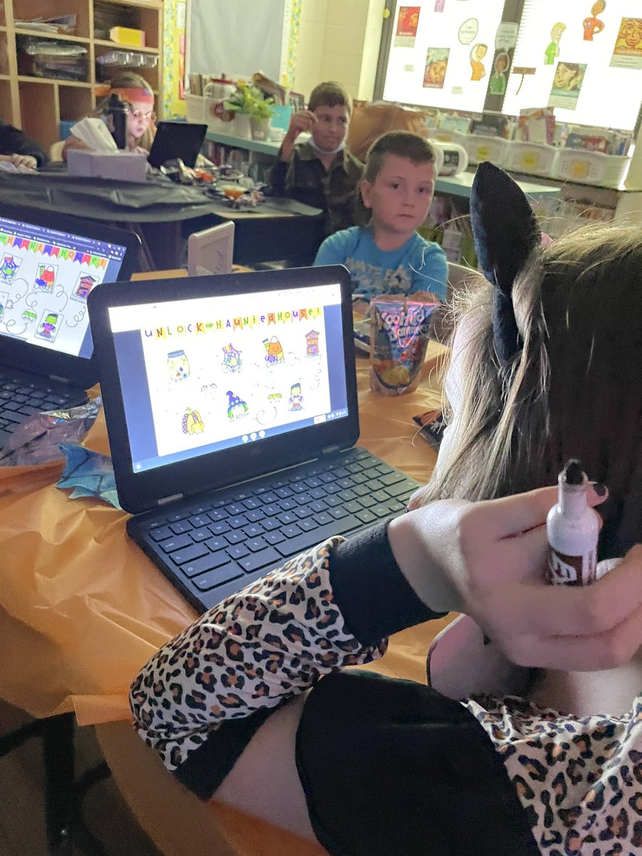 mrsmcgingrade3's tweet photo. When Halloween parties are filled with STEAM activities, even with those who had to stay home, it turns out to be a faBOOlous day! 🦇🕸🎃 #HALLOWEEN #steam #ozobots #spiderweb #catapults #unlockthehauntedhouse #rossbettertogether #morganelementary https://t.co/YVceS23Bci