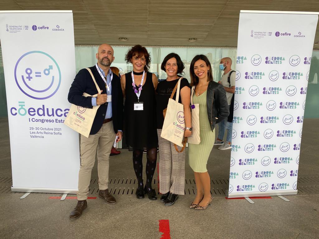 Representación del IES Santa Pola en el I Congreso Estatal de Coeducación, celebrado en el Palau de les Arts, Valencia. <a href="/iessantapola/">IES Santa Pola</a>   #congresocoeducación #coeduca GVA Educació