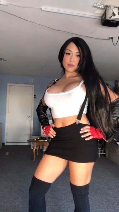 Tifa tiddies https://t.co/w5HQ7QGYY7