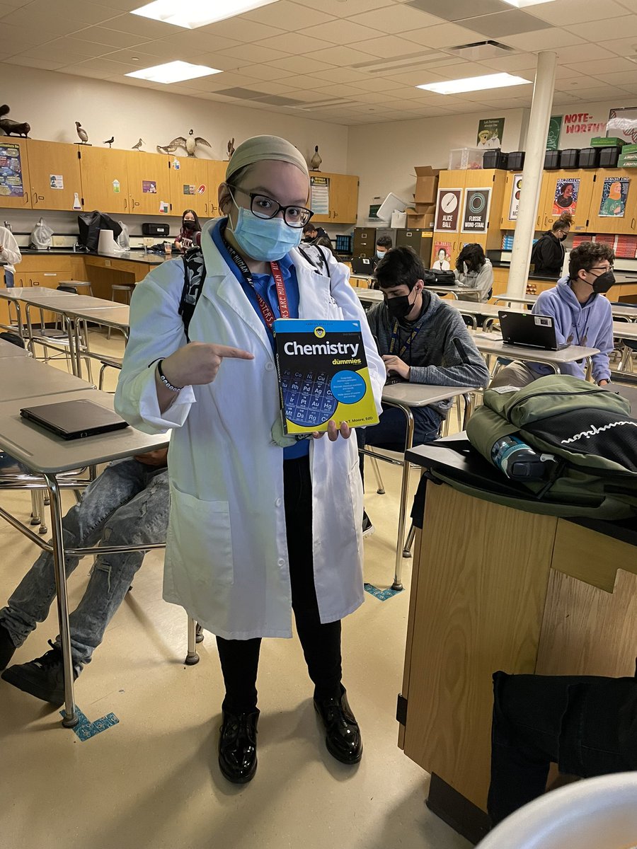 It was such an honor to have <a href="/zornscience/">Nick Zorn</a> join my forensics class today! 👻🎃💀