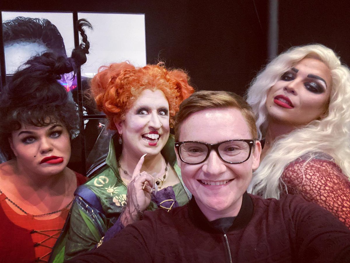 pjsvids's tweet photo. Such an incredible tradition! #HocusPocusLive @KelseyTheater !!! Thanks for the great night π https://t.co/BFEkhclEQA
