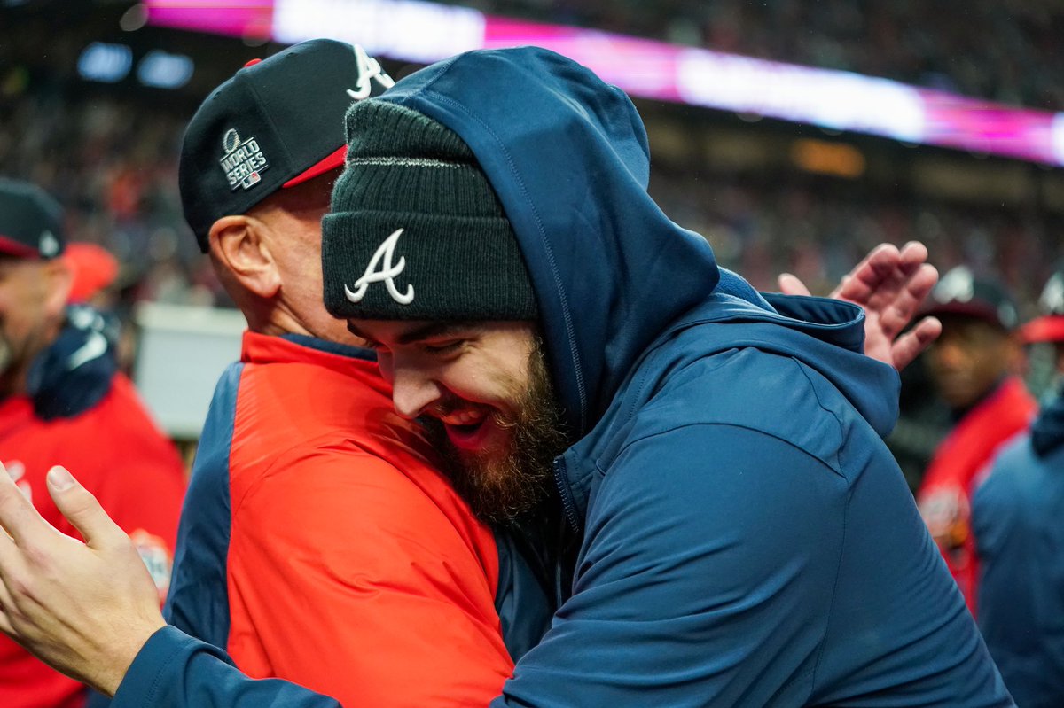 Atlanta Braves (@braves) on Twitter photo W.
#BattleATL W.
#BattleATL