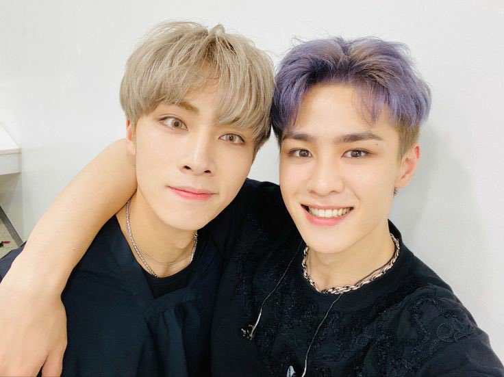This Xiaojun & Kun in purple hair 🥺