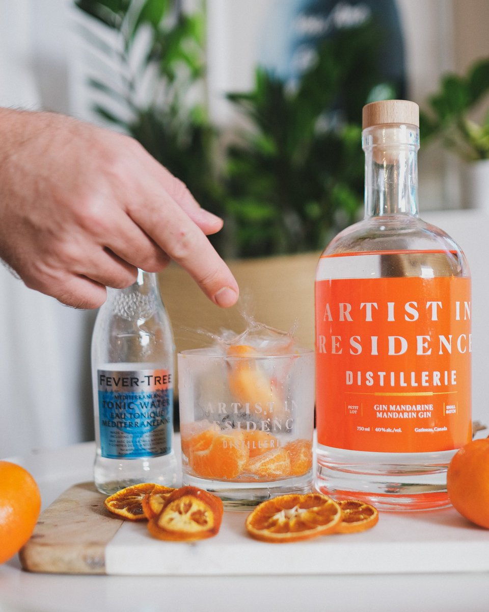 We’re huge gin fans + Montreal’s <a href="/AiRDistillerie/">AiR Distillerie</a> just changed our lives. Gin Mandarine is made with mandarin peels, juniper berries + Thai wild pepper, it’s citrusy and fresh, + it mixes perfectly with <a href="/FeverTreeMixers/">Fever-Tree Mixers</a> Tonic Water 🍊 What’s your fave gin drink?

📷: <a href="/lxhcreative/">LiquidxHappiness 🍷</a>