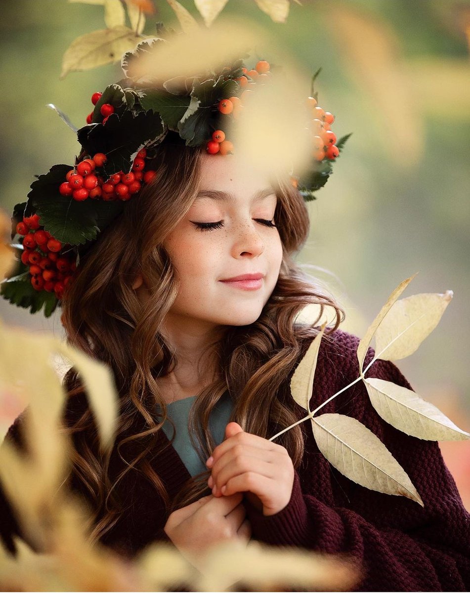 #صباح_الخير
     .. ثُـم أكتب لــنا خيــراً وزدنا أنعُمـاً،
        حقّــق على كـلّ الدروب مُنـانـا.. ♥️