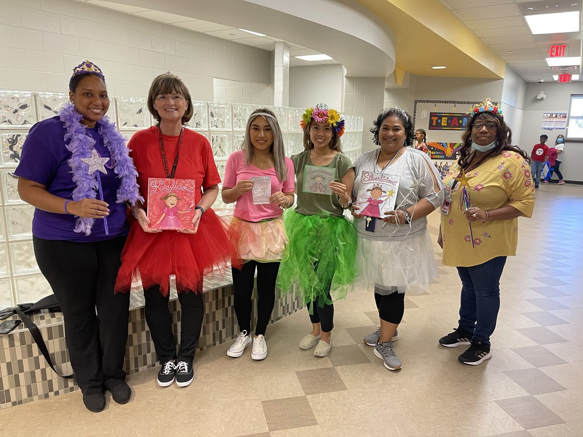 tobias_azucena's tweet photo. #2ndgrade ended #RedRibbonWeek with #BookCharacterParade we give you #purplicious #rubylicious #pinkalicious #emeraldilicious #silverlicious #goldilicious @JSES_Stallions https://t.co/jn1u785yVM