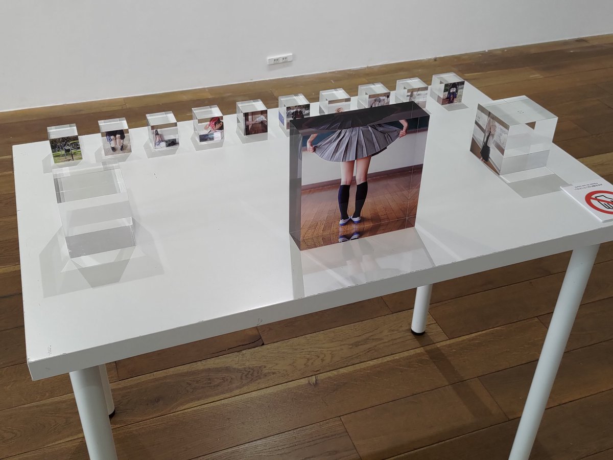 torano_13's tweet photo. 青山裕企さんの写真展、 #さよなら写真思春紀 #schoolgirlcomplex と #少女礼讃 へ。
記号化した少女をとらえた作品群と、ひとりの少女を数年かけて取り続けた作品群が組み合わさった空間にしばし浸る。
代官山から徒歩7分。 https://t.co/LF9vAxp9nI