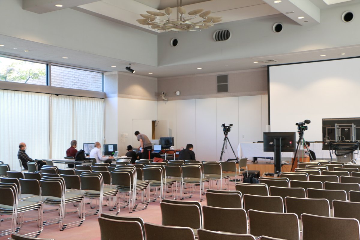 OsakaPrefUniv's tweet photo. 【明日10/31はホームカミングデーファイナル！】
いよいよ明日になりましたホームカミングデー、現在配信会場では関係者による準備が着々と進められています。
https://t.co/aW3hzsjP3X
校友のみなさま、ぜひ明日はオンラインでご参加ください！ https://t.co/Nelnltvjnx