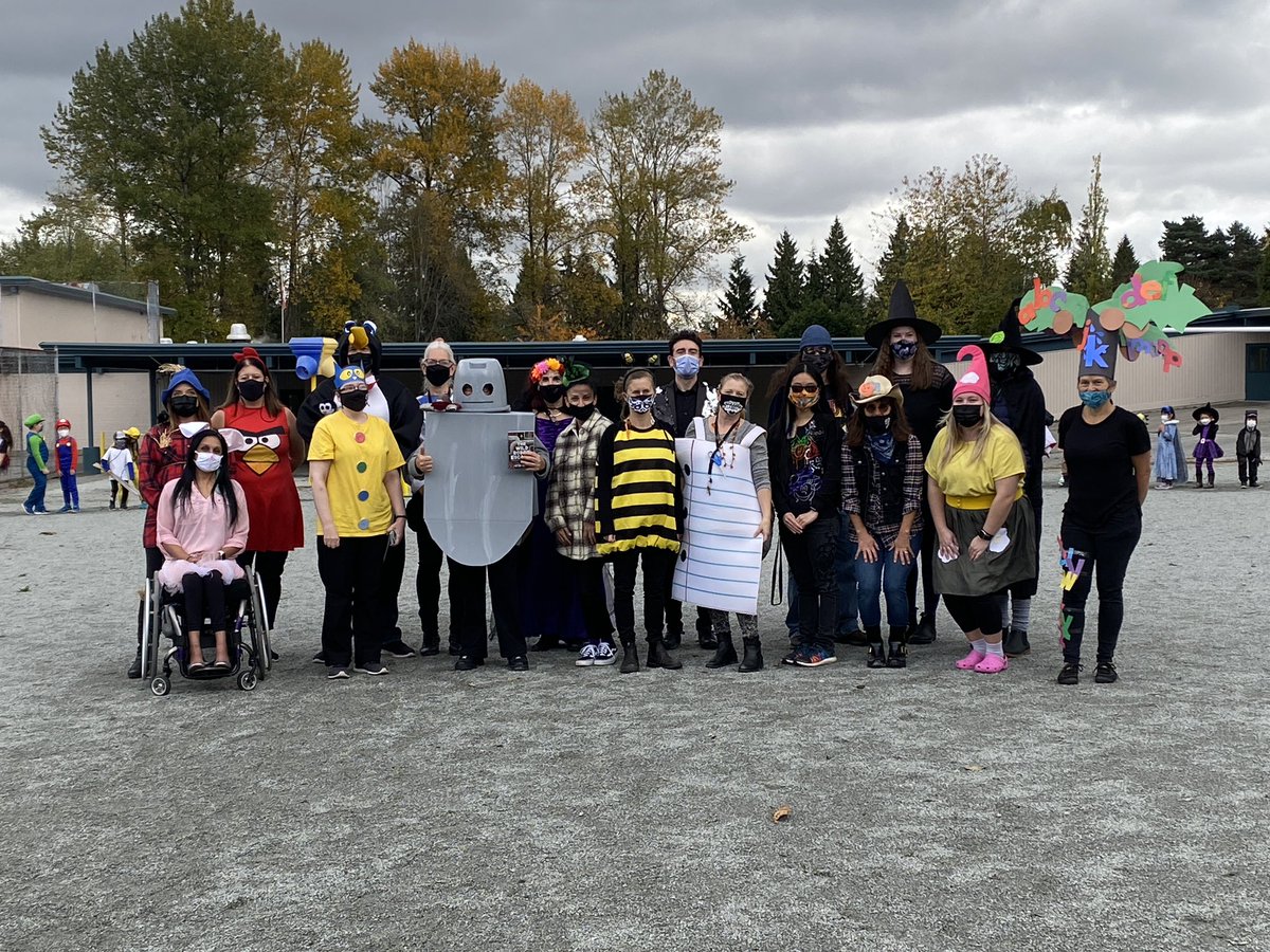 Happy Halloween from the Seaview Staff! #sd43