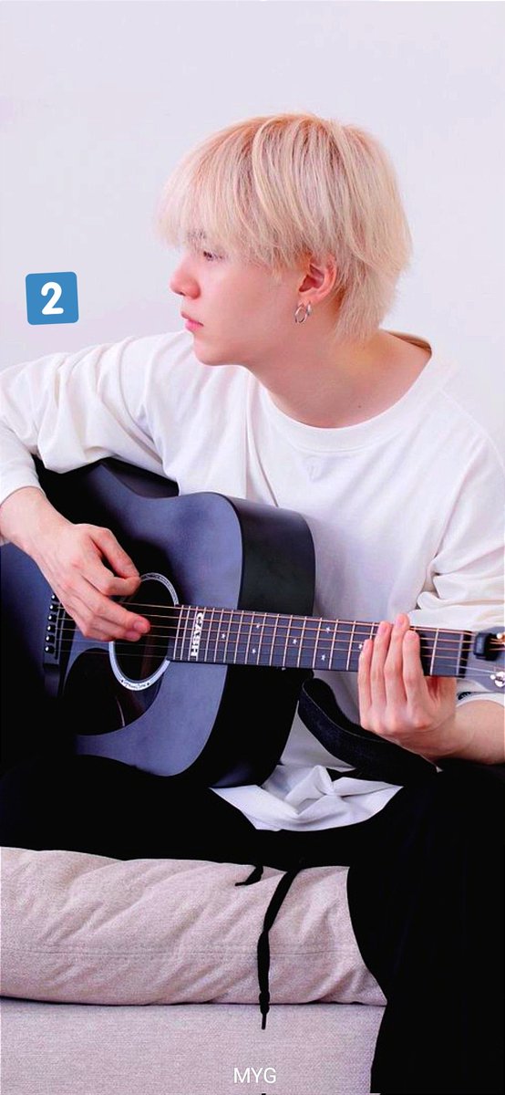 CAGUEEEEEI's tweet photo. Eu tava vendo umas fotos da hyungline no in the soop 2, ai eu vi uma do Yoon e pensei "nossa, ta parecendo um palmito, será que consigo deixar no Tom mais natural dele? "
ESSE foi o resultado
E não, o Yoongi não é branco como na 1° foto
#IN_THE_SOOP_S2 #SUGA #BTS #BTS_edit https://t.co/FkCMHJHyb7
