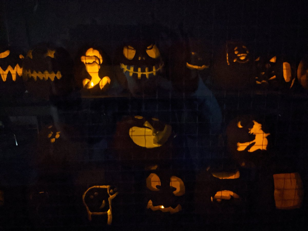 MrsPictonsClass's tweet photo. Well done to our grade eights with their pumpkin carving. We really enjoyed seeing them! @HewittsCreek #HurricanesFly https://t.co/GCdrKnNHAs