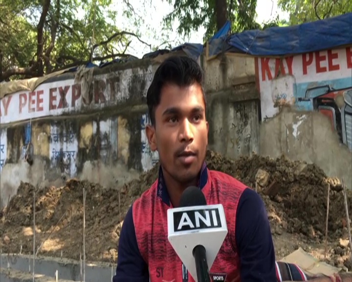 ANI's tweet photo. "I study in Class 12th. After school, I help my parents in making and selling the diyas. Looking forward to a good season this time," he added (29.10) https://t.co/GqBqfUey1e