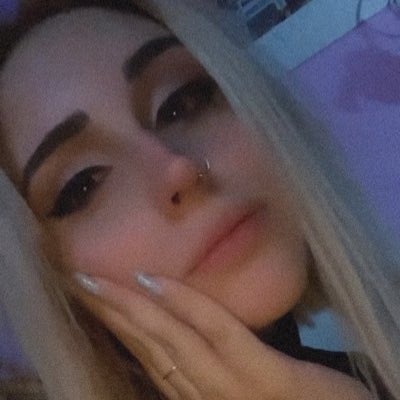 LauraLebonwski's tweet photo. #NuovaFotoProfilo https://t.co/wUWvWFVqCR