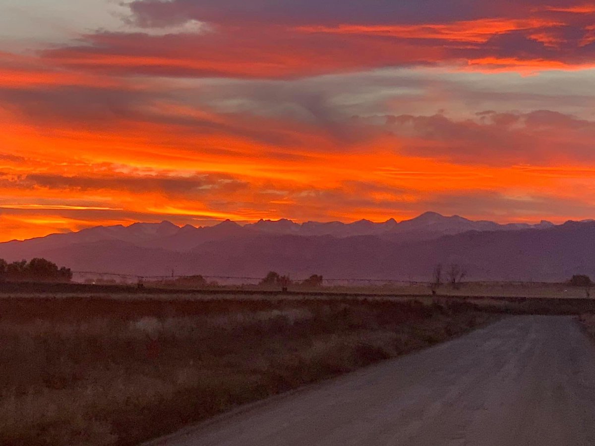 TerenzioMario's tweet photo. Hey United !! Happy Friday! Hers to a beautiful Colorado weekend! @JRoo1421 @weareunited #DenTecHOps https://t.co/va9ZP044lg