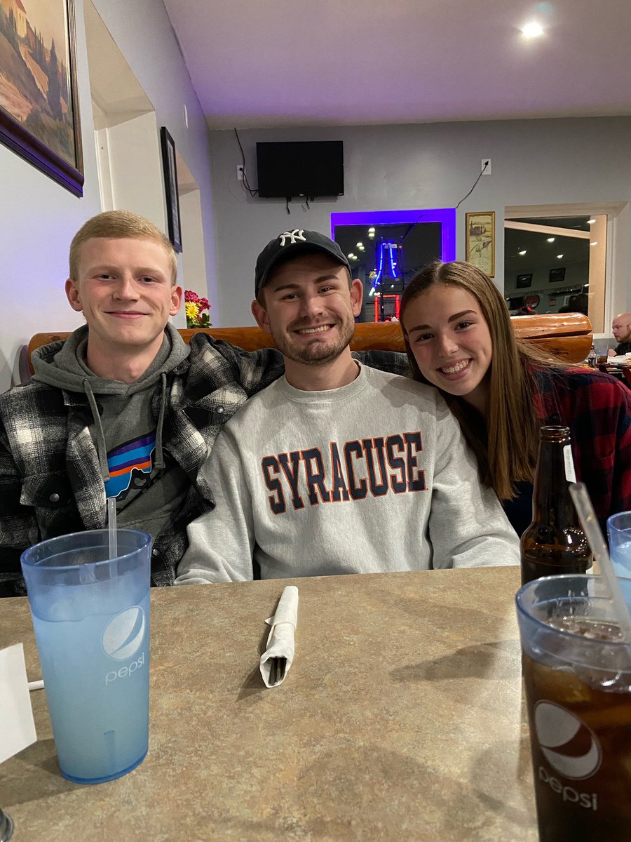 Andrew is home from college in Iowa for a few days. A fun night out to dinner with 75% of the Tillotson kids, but we are missing Ryan. ❤️