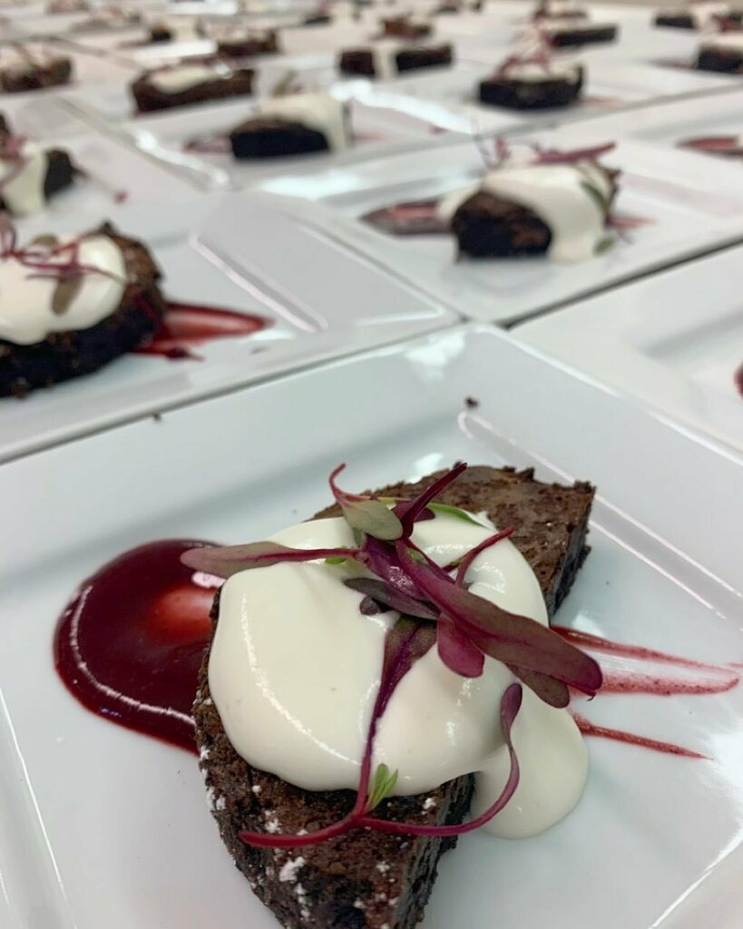ChefKansasCity's tweet photo. It’s Friday 👏 You deserve dessert https://t.co/nbGH0m03dz https://t.co/N30KJUo2JE