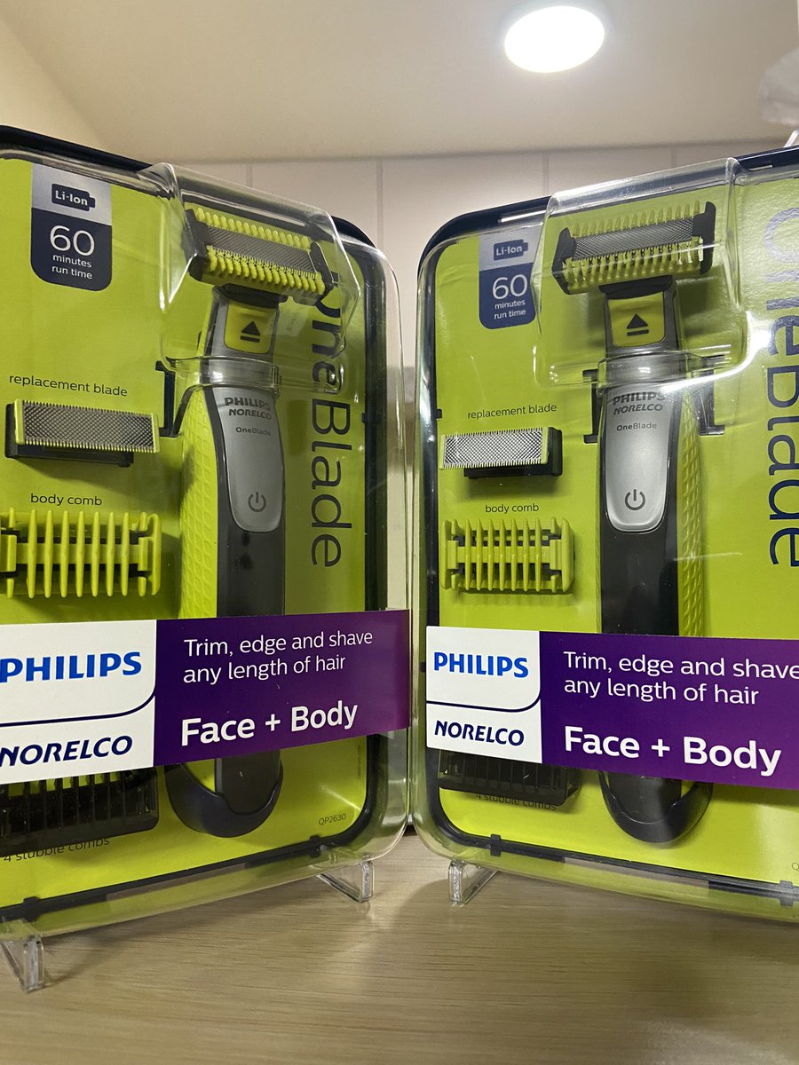 DrakeLondon_'s tweet image. The One Blade by @philipsnorelco has my face feeling fresh and I haven’t stopped smiling after using the new and improved Philips “One” by @philipssonicare ‼️#philipspartner