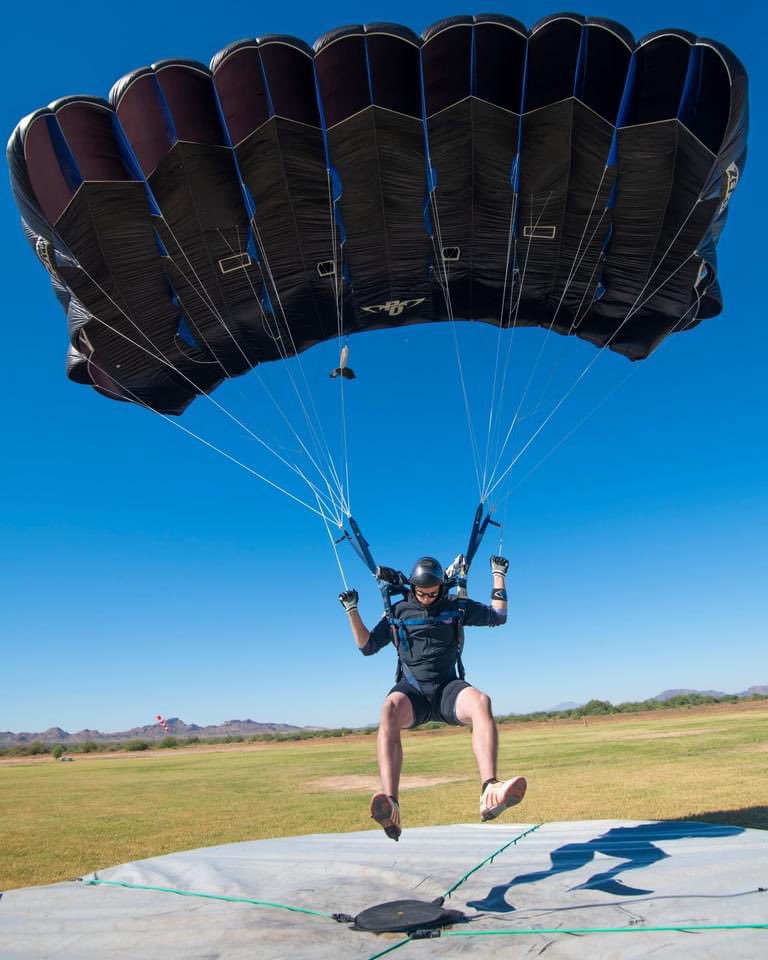 Today we wrap up the accuracy landing competition! Check out all the great photos by Mike Mcgowan. 

facebook.com/1109874174/pos…