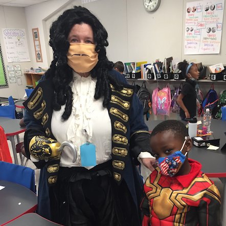 MsLYoungElem's tweet photo. Captain Hook, Pigeon, Several Waldos, and Amelia Earhart were sighted among many other Book Characters at BTE!  @BTEgoesIB  #BTEisReady #ReadRibbonWeek2021 https://t.co/jp3TOp3YM1