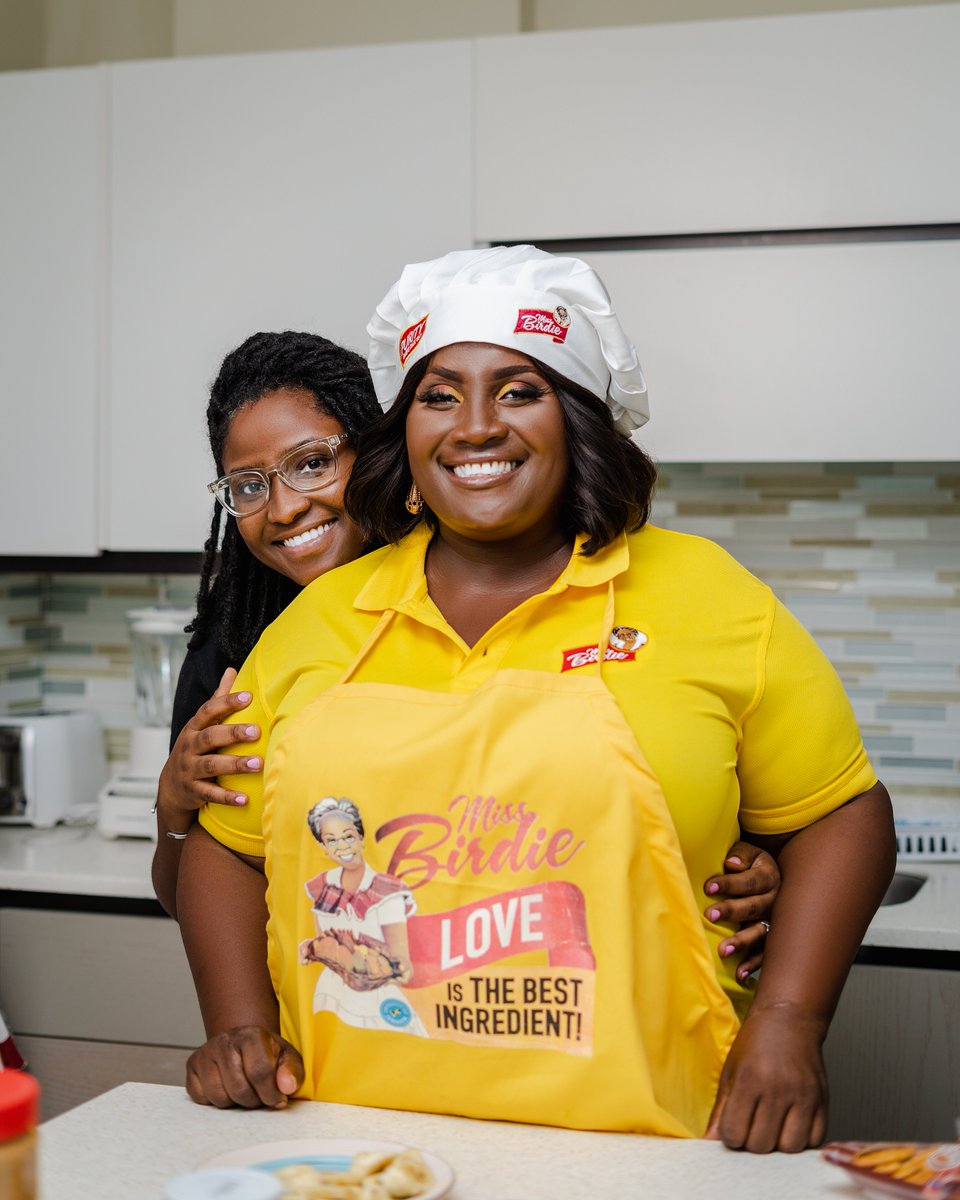 deanbartley_'s tweet photo. The wife + the planka boss. Gotta admit, this job is pretty cool.
.
.
.
#DeanBartley #Photographer #Photography #JamaicanPhotographer #Jamaican #PhotoSession #Photoshoot #Headshot #HeadshotSession #CorporateShoot #ProductShoot #Product #PurityBun #Food #Plates #Branding #Brand https://t.co/oQWGEq2Aec