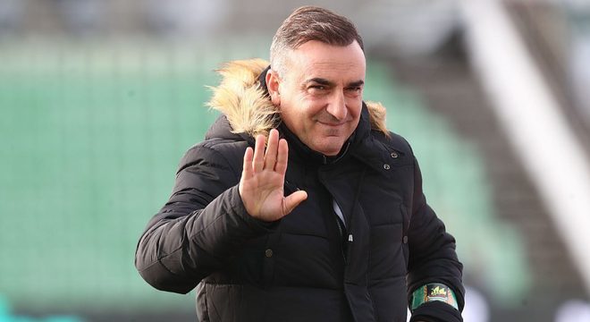 _matheusfla's tweet photo. Carlos Carvalhal é um nome que agrada a diretoria do Flamengo.

Entretanto, o atual técnico do Braga tem contrato até o meio de 2022 e teria de romper o compromisso.

🗞️ UOL https://t.co/kW8liPquJO