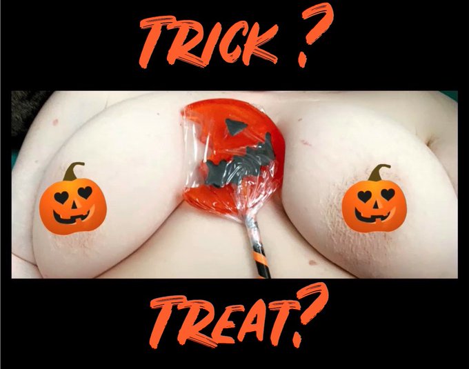 Halloween titties! https://t.co/XOLlH1cT00<a href="/tag/myxanniversary"class="tags"><span>#myxanniversary</span></a>