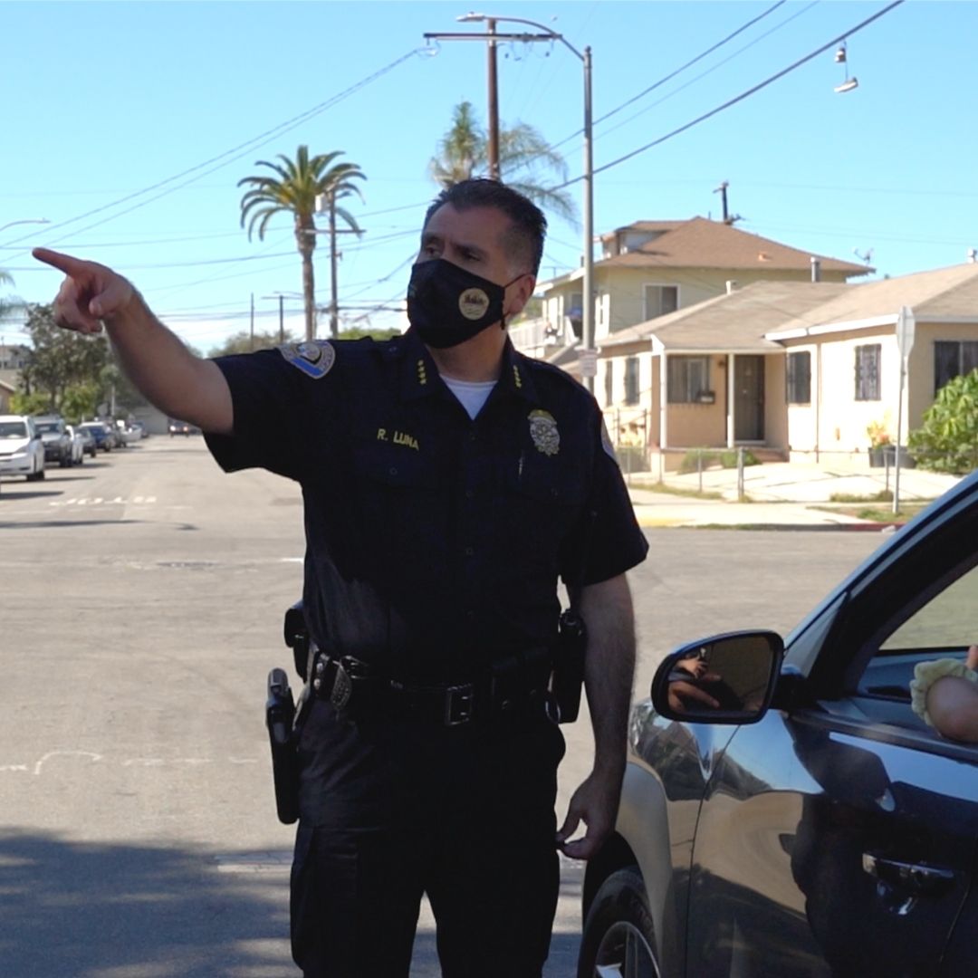 LBPD's tweet photo. Our @LBPDEast officers were joined by Chief Robert Luna and East Division Commander Michael Richens during today's #NeighborhoodWalks.
We continued to make connections with our community while sharing department information and resources. π
#LBPDEast
#LBPDCares https://t.co/nE5zqsx9lx