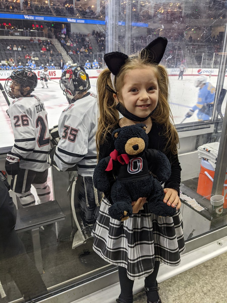 abbydawn's tweet photo. Penny says "Power Play!" with her kindergarten class adventure friend Billy the Bear @OmahaHKY #EveryoneForOmaha https://t.co/HPo8AnnnQr