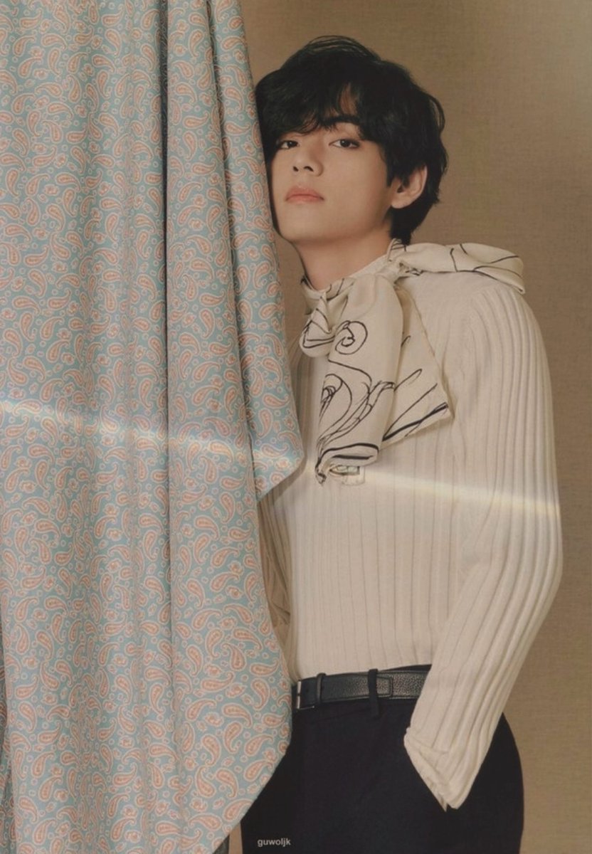 btsfashionhr's tweet photo. this taehyung https://t.co/Q12Z0SXHsE