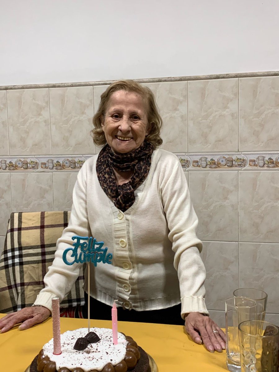 Se llama Nelly Quiñónez. Se perdió en Ramos Mejía. Tiene una enfermedad cognitiva. Por favor, se agradece RT!