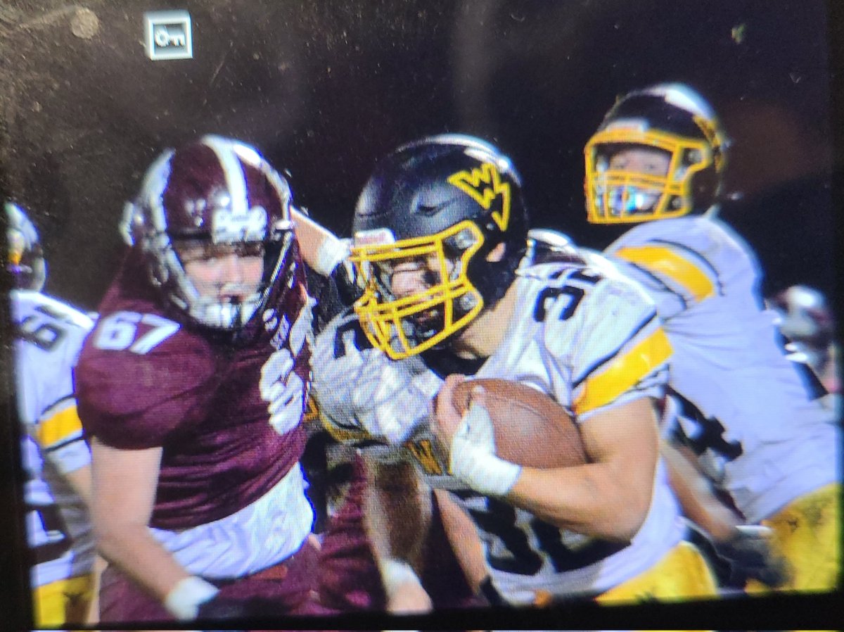 Q2 39.3 | TOUCHDOWN WARRIORS! Hunter Kane is goooonnneeee! A 74 yd TD run for the WV fullback! Braden Knight's PAT is good!
Wapsie Valley - 7, North Linn - 6
#Wapsie #WVFB #WarriorPride #iahsfb