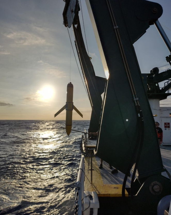 USFleetForces's tweet photo. R/V Kilo Moana recovers U.S. Navy Oceanography gliders in the Pacific. Naval Oceanography operates unmanned gliders around the world to survey the ocean environment. UNOLS has a fleet of Navy vessels that conduct research and oceanic surveys. #USNavy #NavyPartnerships #UNOLS https://t.co/oaI2GXwU7m