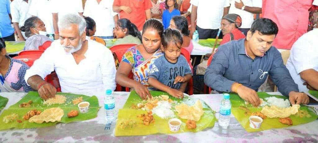 savukku's tweet photo. அமைச்சர், அந்த வீர மங்கை, குமரகுருபரன் 💐💐💐 https://t.co/ojirxZsgHL