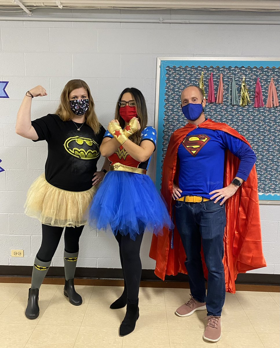 bobbyguercio's tweet photo. @BridgeSchool2 teachers showed up ready for #Halloween today.  @Network1CPS @CPSN1Chief @ChiPubSchools https://t.co/XE57BHEqXT