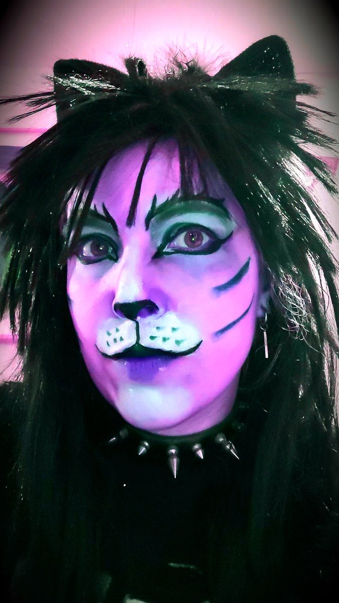 TygerTeeth's tweet photo. Give your local cat cuddles this #NationalCatDay! 🖤🐈‍⬛
#Nyanbinary They/He https://t.co/oIxtNDqwyH