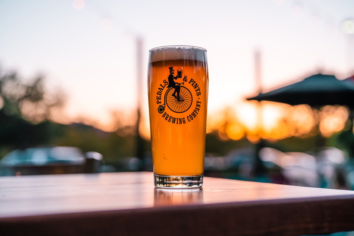 PintsPedals's tweet photo. As the sun sets on Friday of Halloweek, the brewery is ready for the ghosts, ghouls, dancing, and Late Night Happy Hour pints.... starting at 9pm....

#pedalspints #enjoytheride #craftbeer https://t.co/OY5Dk2lm0X