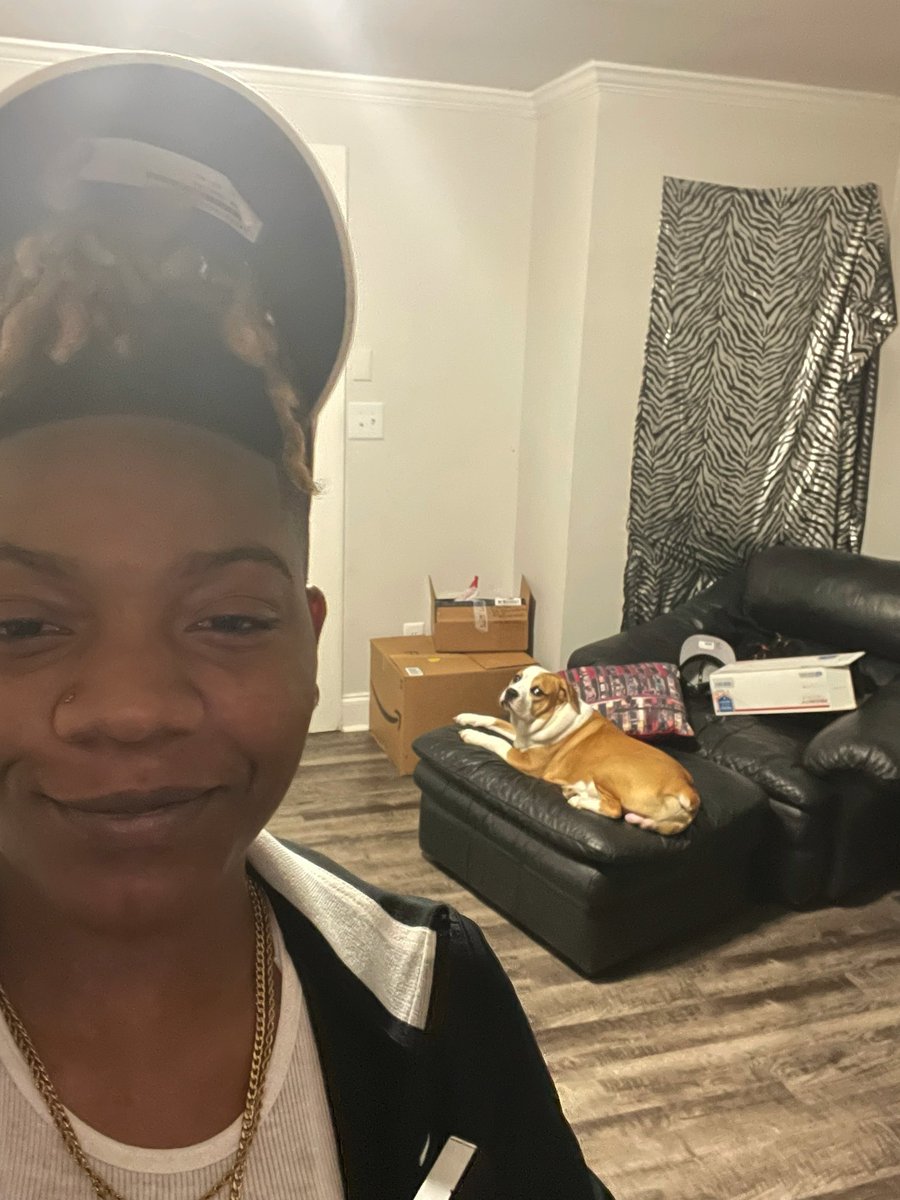 Rollitupk's tweet photo. Simba know not to be on my couch when i get home. I’m so high We both surprised he not in trouble. https://t.co/MTMRMhoyI2