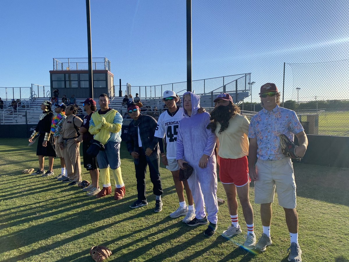 We hit 1000 followers! To celebrate, here’s some Halloween Game pictures from tonight’s action!