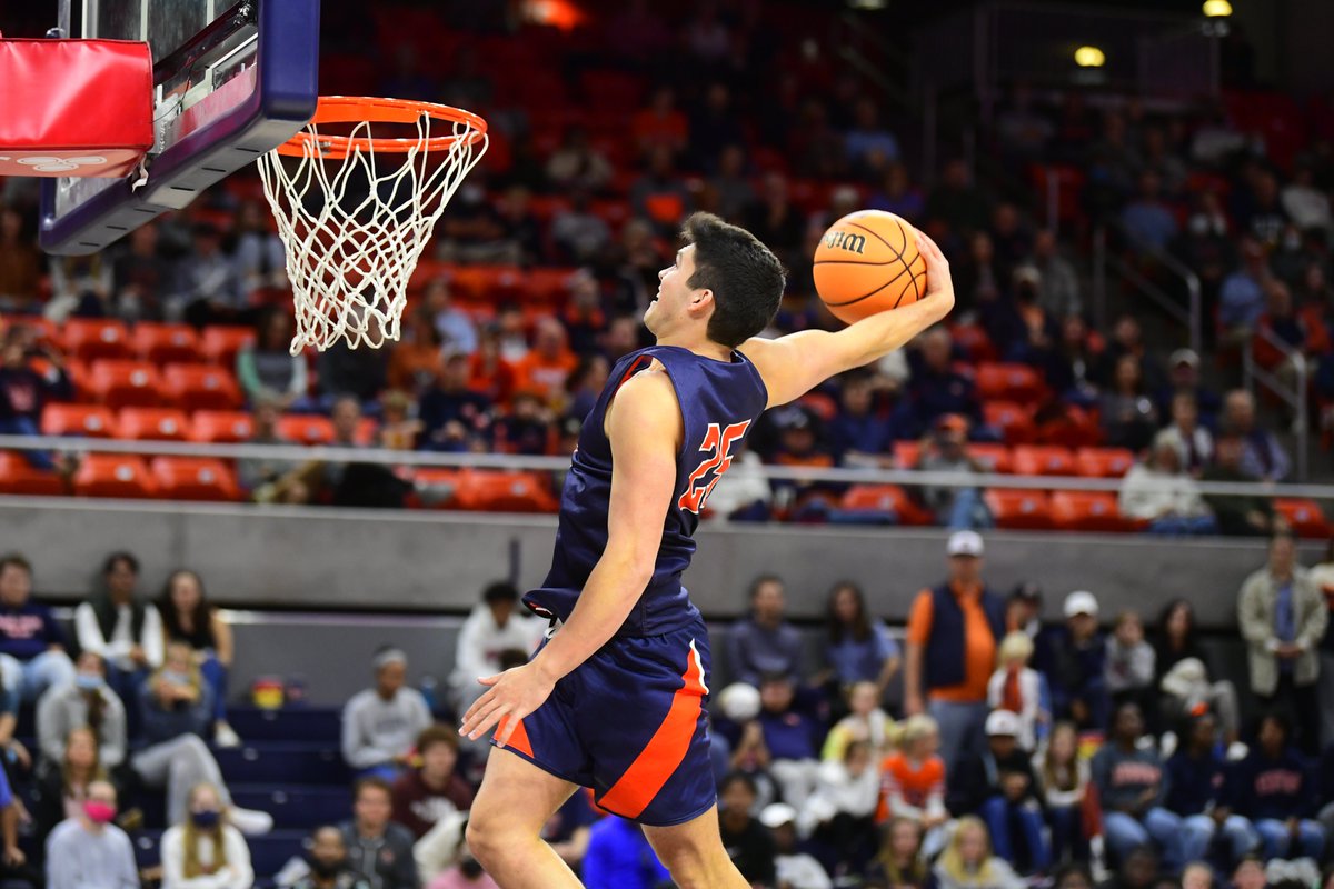 AuburnMBB's tweet photo. 🐰🐰🐰🐰
#WarEagle https://t.co/XxXf76milU